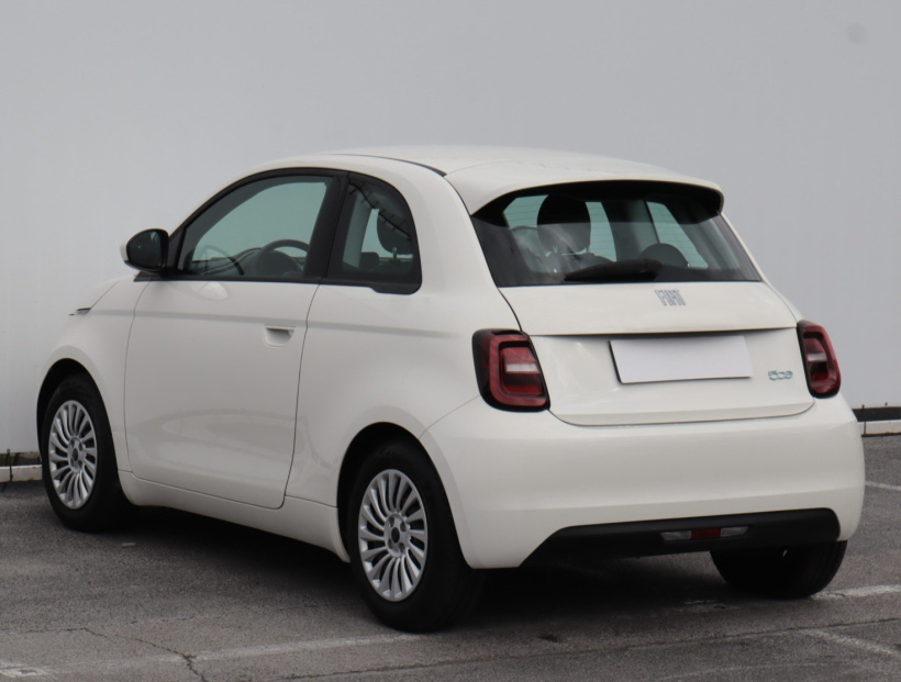 Fiat 500e, 2024