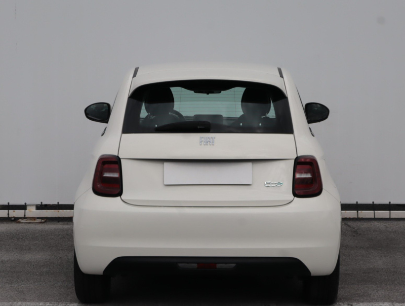 Fiat 500e, 2024