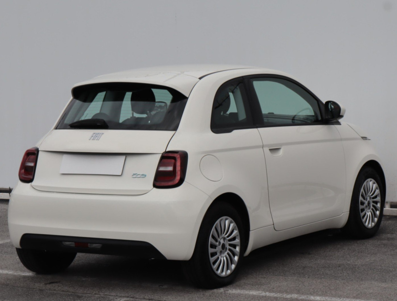 Fiat 500e, 2024