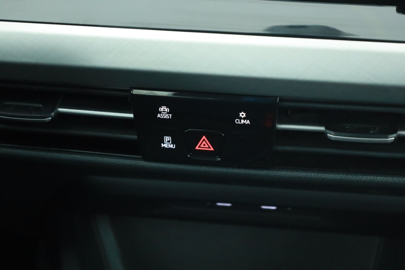 Volkswagen Golf, 2022