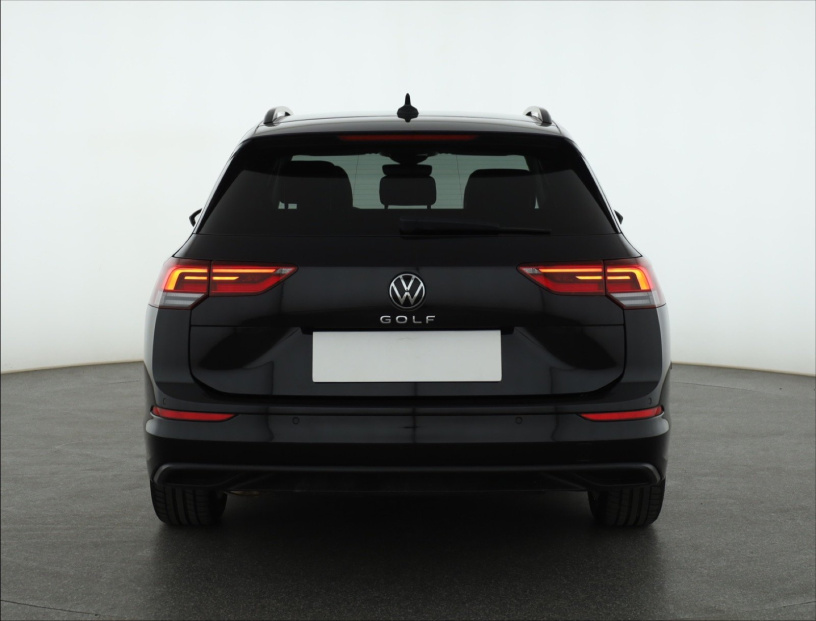 Volkswagen Golf, 2022
