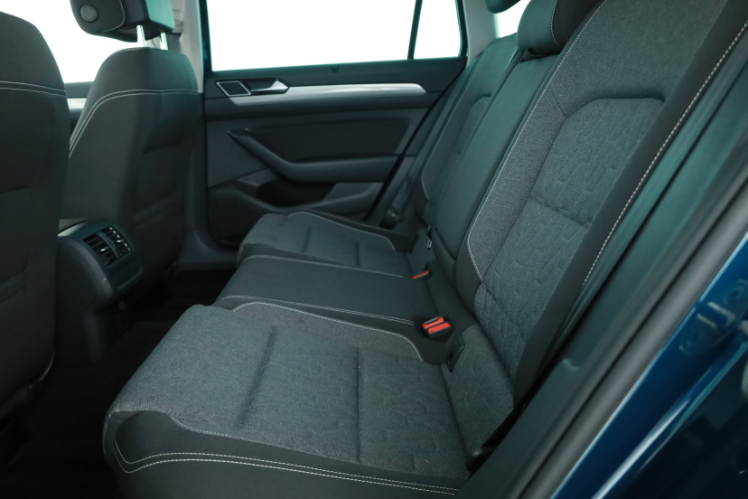 Volkswagen Passat, 2023