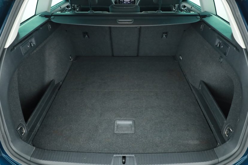 Volkswagen Passat, 2023