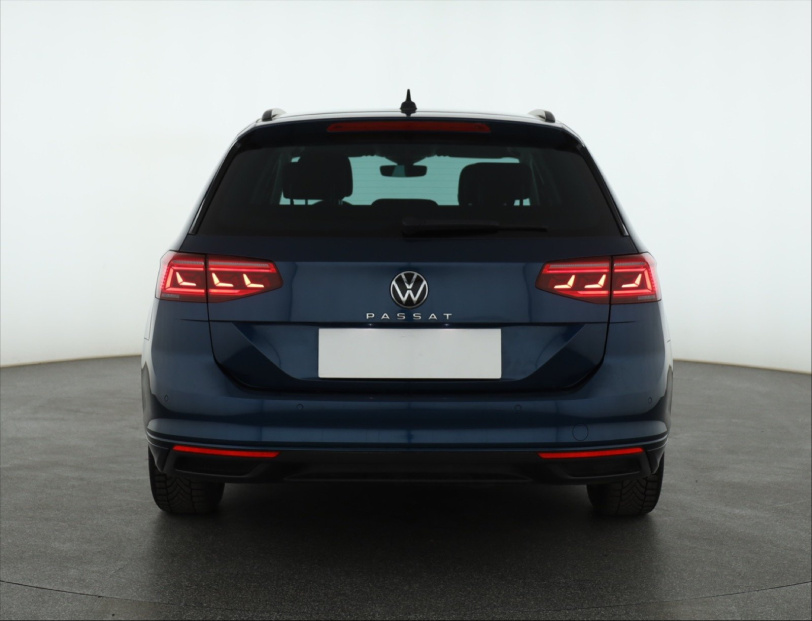 Volkswagen Passat, 2023