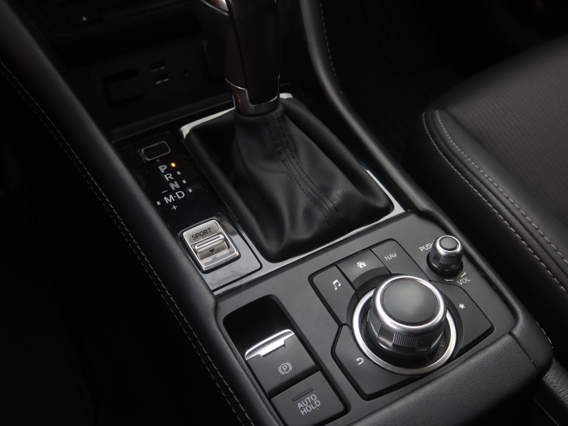 Mazda CX-3, 2018