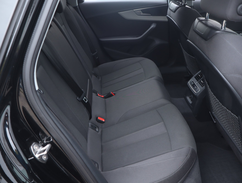Audi A4, 2022