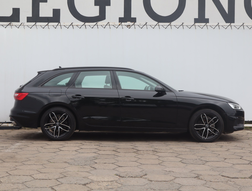 Audi A4, 2022