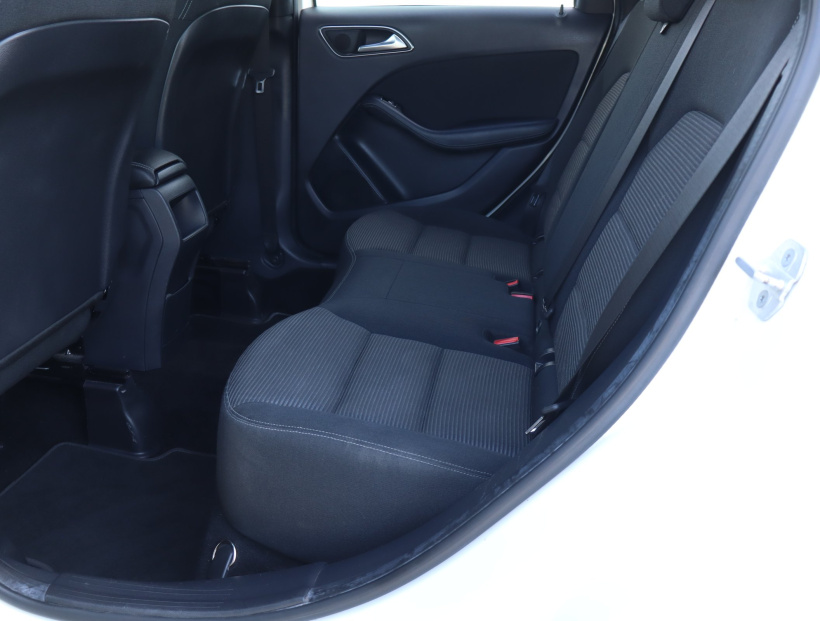 Mercedes-Benz B, 2015
