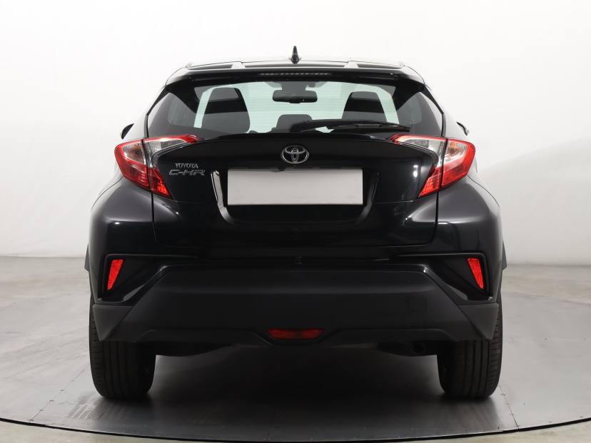 Toyota C-HR, 2018