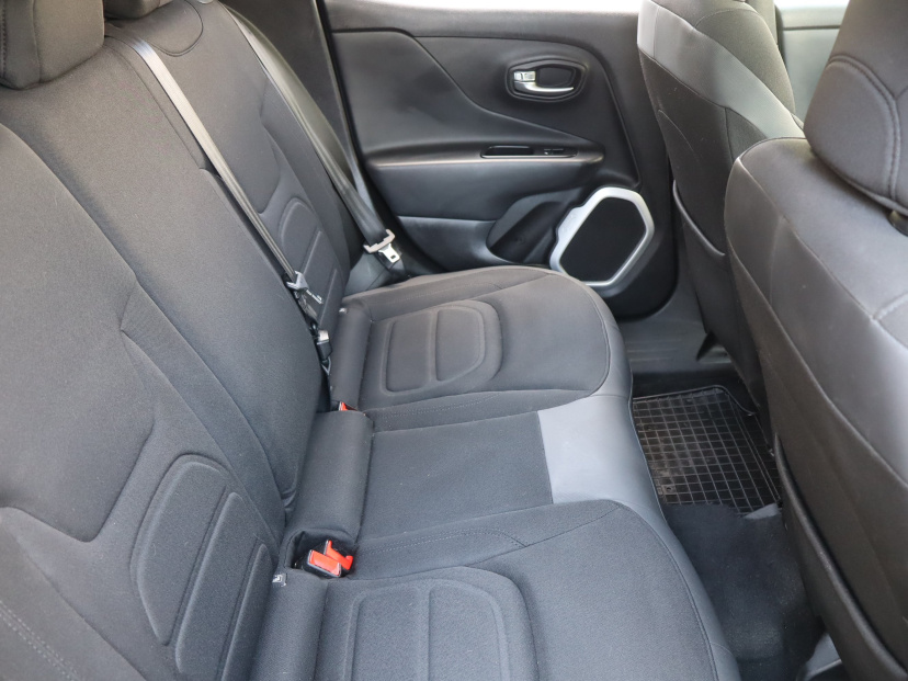 Jeep Renegade, 2015