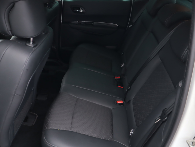 Peugeot 3008, 2015