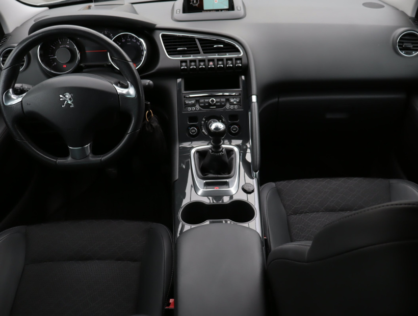 Peugeot 3008, 2015