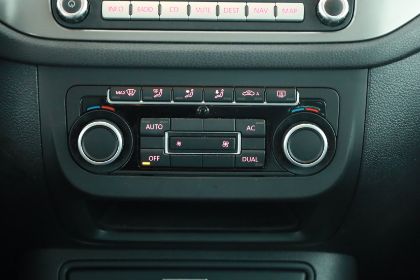 Volkswagen Tiguan, 2011