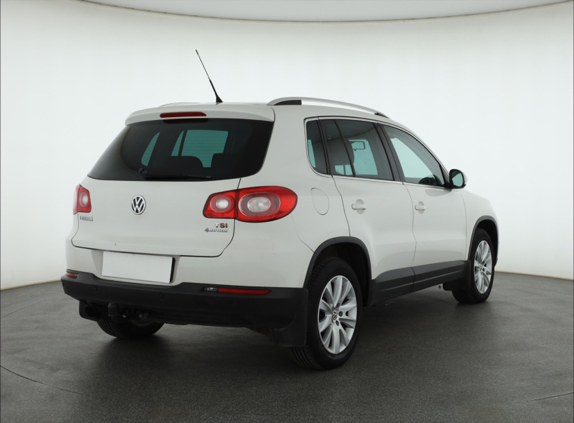 Volkswagen Tiguan, 2011