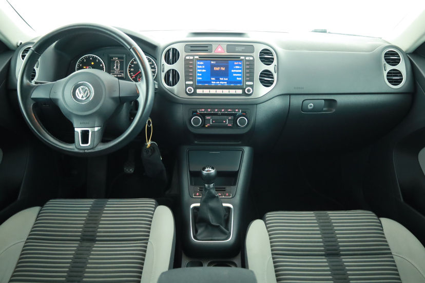 Volkswagen Tiguan, 2011