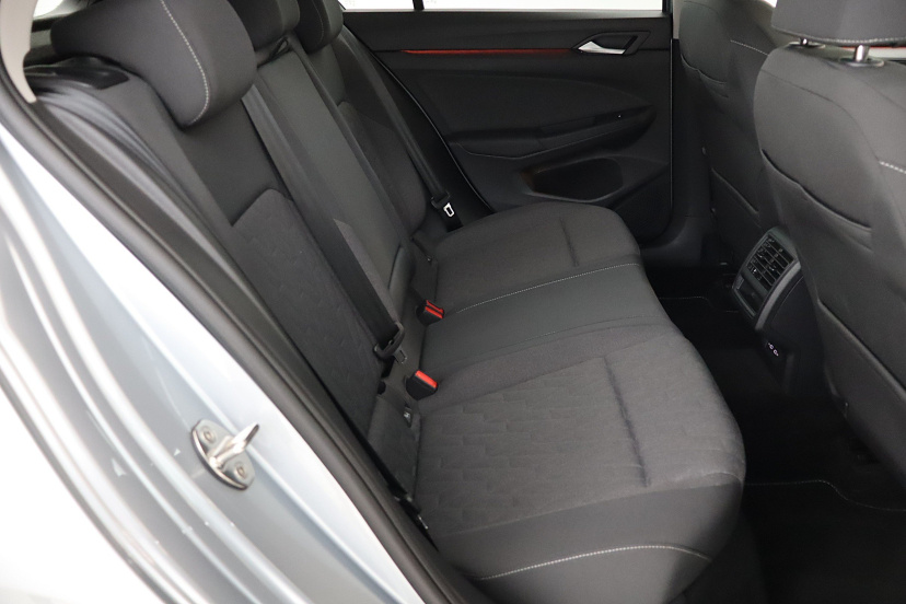 Volkswagen Golf, 2025