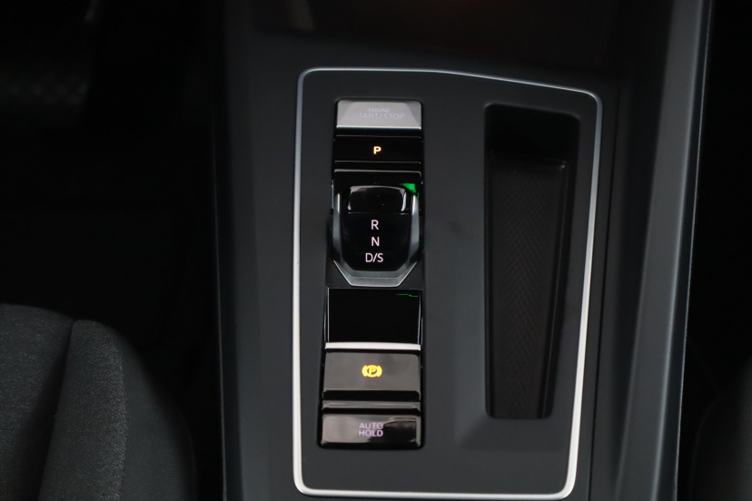 Volkswagen Golf, 2025