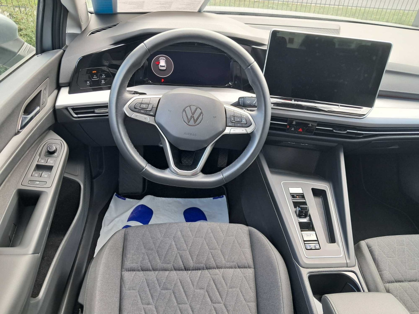 Volkswagen Golf, 2025