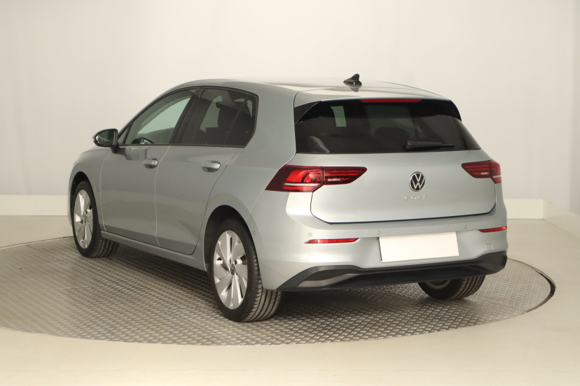 Volkswagen Golf, 2025