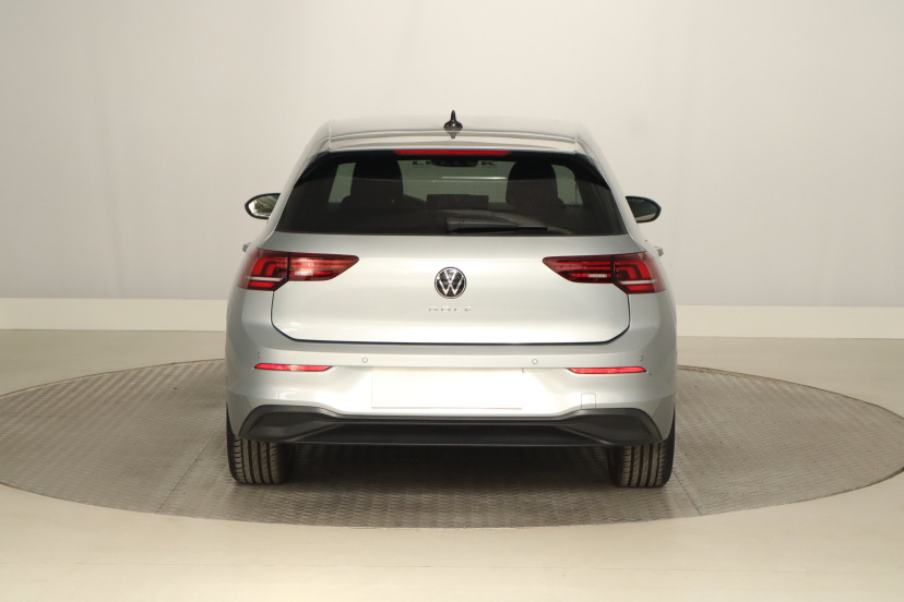 Volkswagen Golf, 2025