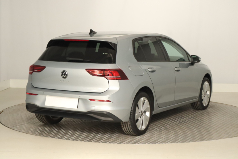 Volkswagen Golf, 2025