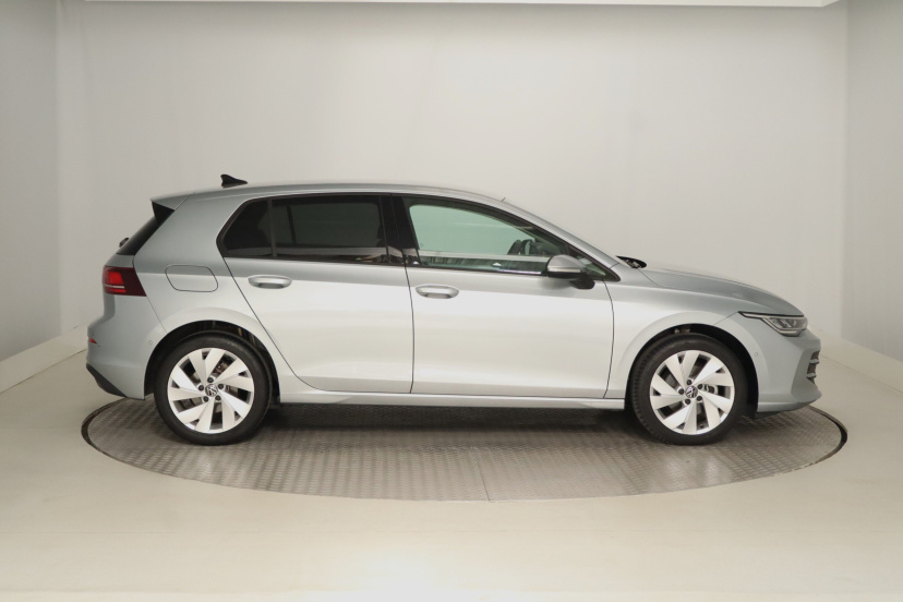 Volkswagen Golf, 2025