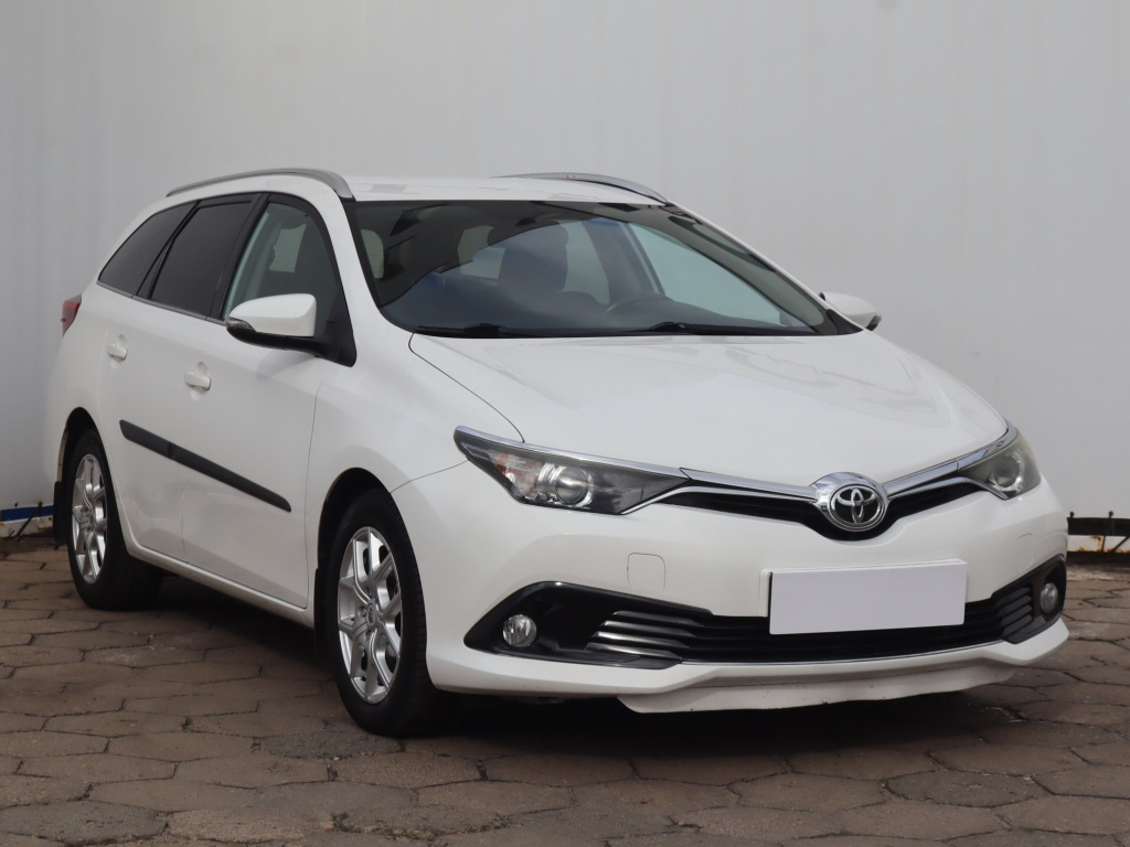 Toyota Auris Touring Sports