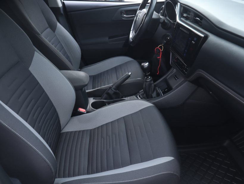 Toyota Auris, 2016
