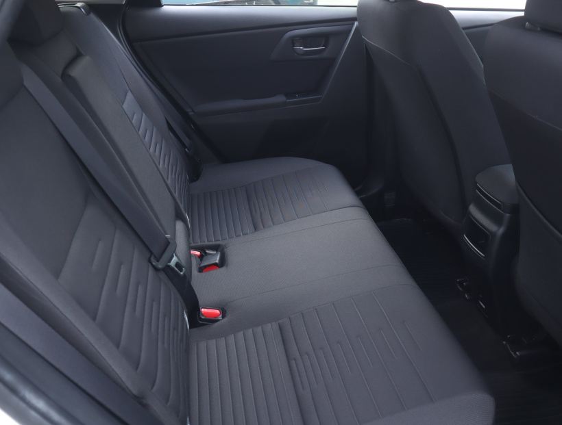 Toyota Auris, 2016
