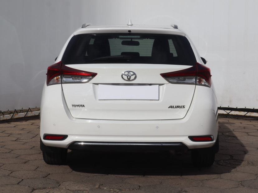 Toyota Auris, 2016