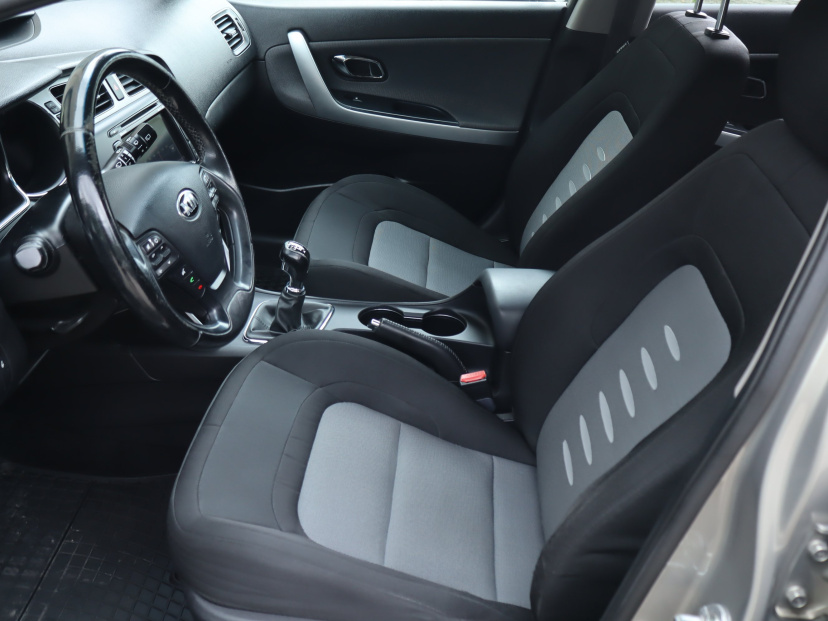 Kia Ceed, 2013
