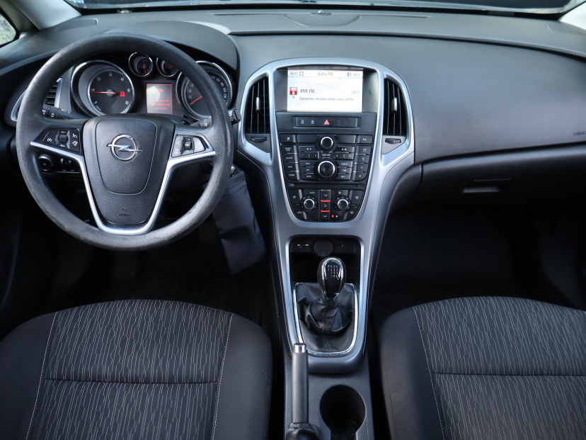 Opel Astra, 2013