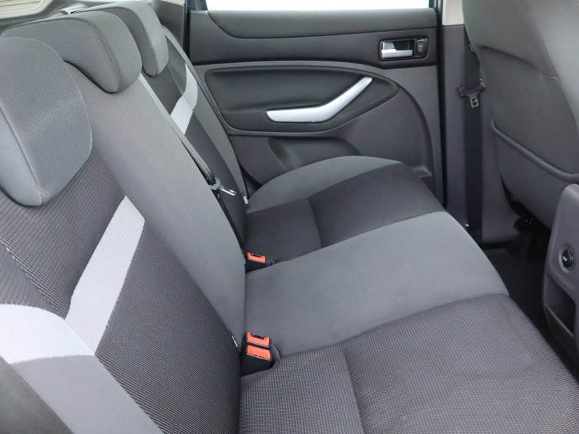 Ford Kuga, 2012