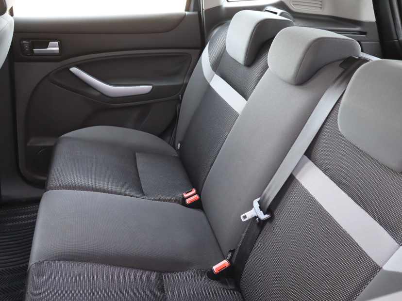 Ford Kuga, 2012