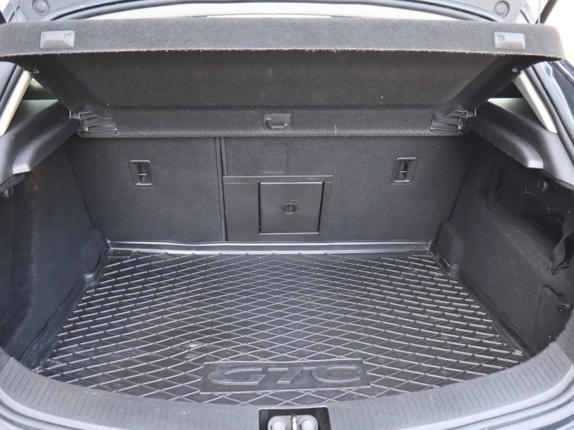 Opel Astra, 2011