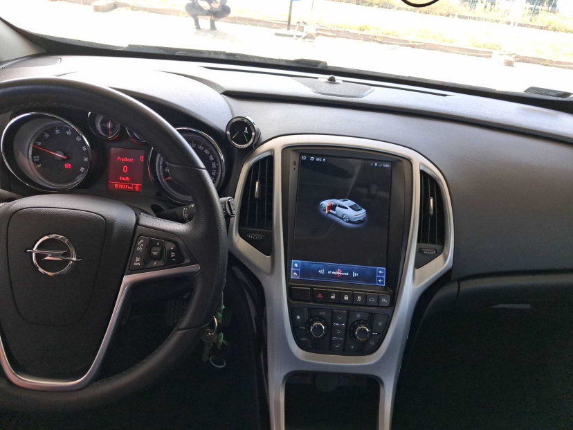 Opel Astra, 2011