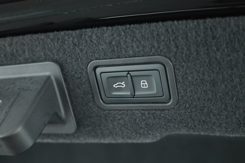 Audi A8, 2019