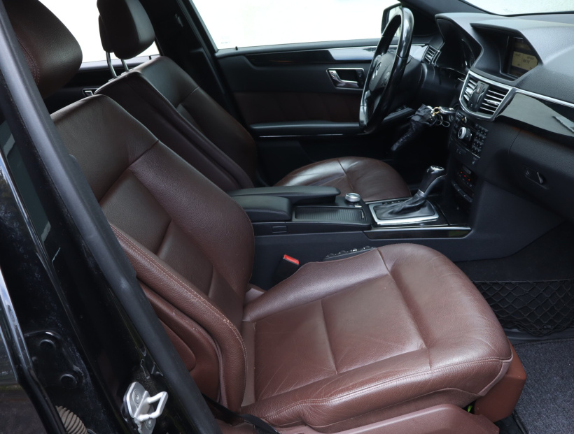 Mercedes-Benz E, 2010
