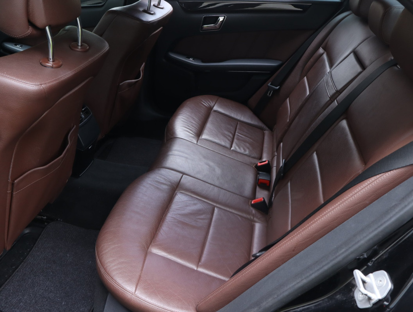 Mercedes-Benz E, 2010