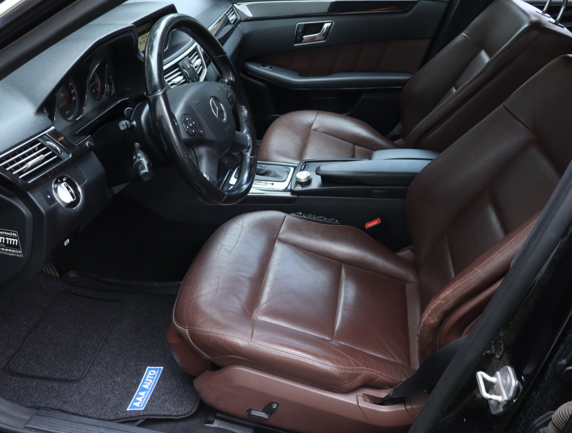 Mercedes-Benz E, 2010