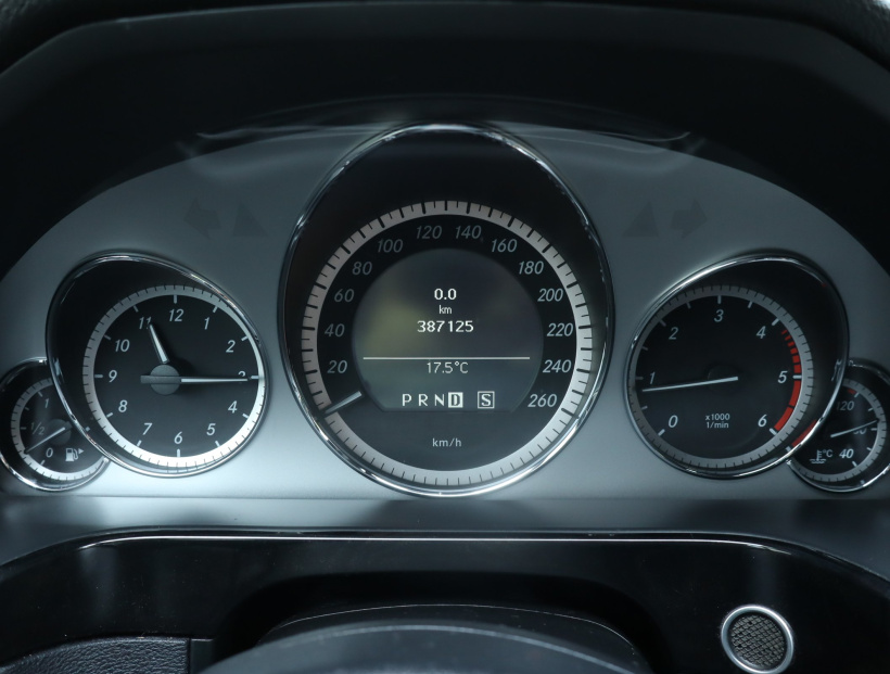 Mercedes-Benz E, 2010