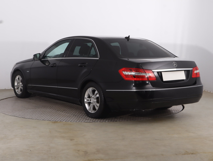 Mercedes-Benz E, 2010