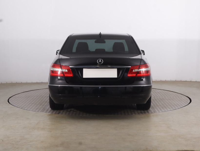Mercedes-Benz E, 2010