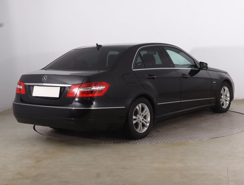 Mercedes-Benz E, 2010
