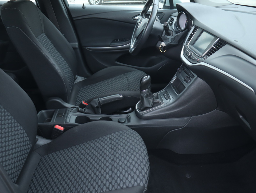 Opel Astra, 2018