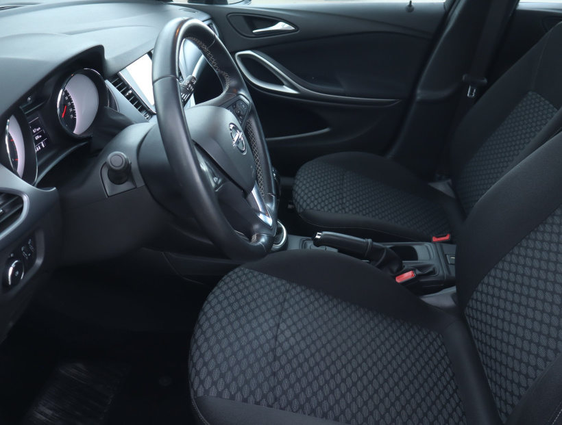 Opel Astra, 2018