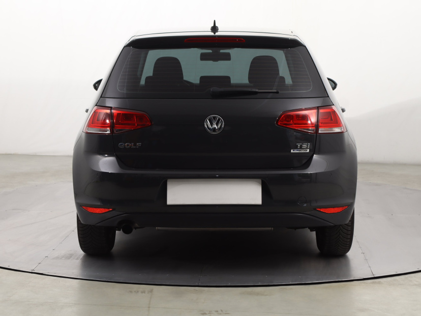 Volkswagen Golf, 2016