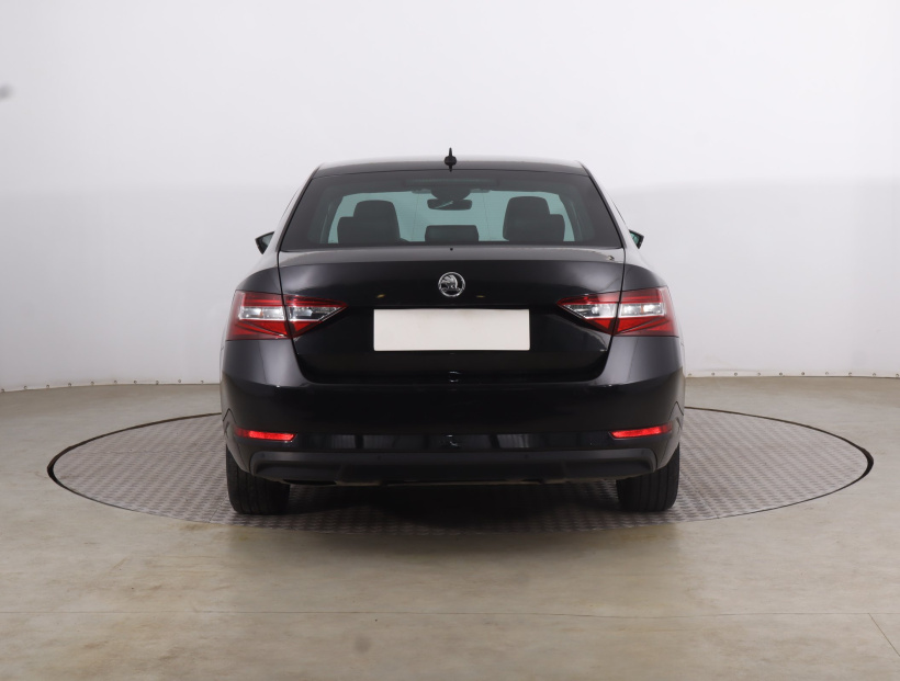 Škoda Superb, 2016