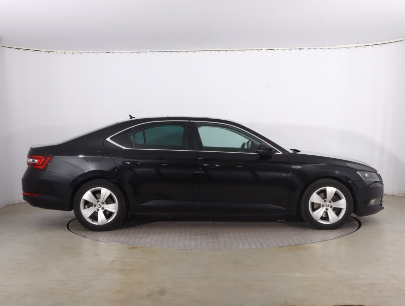 Škoda Superb, 2016