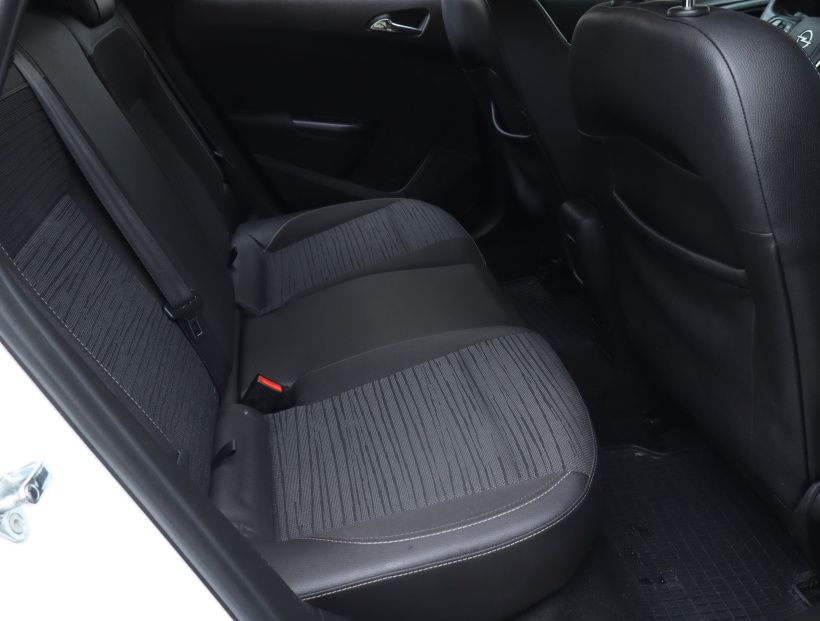 Opel Astra, 2015